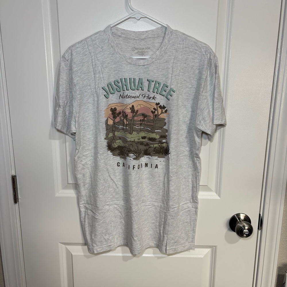 Joshua Tree Graphic Gray T-Shirt